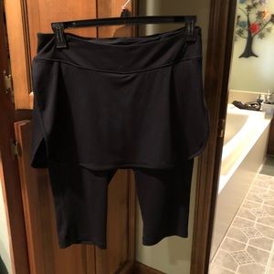 Capri skirted leggings